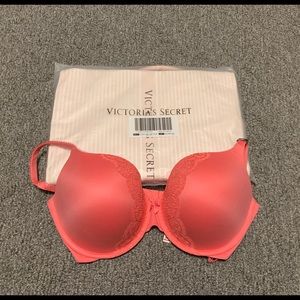 BNWT Body by Victoria push-up bra & Tote